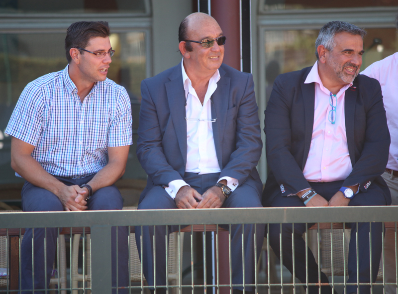 El Presidente de la Federaci&oacute;n Espa&ntilde;ola de Tenis, un aficionado m&aacute;s de la Fase final del Campeonato Navarro Absoluto.